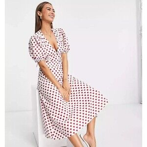 Urban Revivo cut out midi dress in red heart print Size M